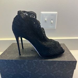 Dolce & Gabbana lace booties heels size 40